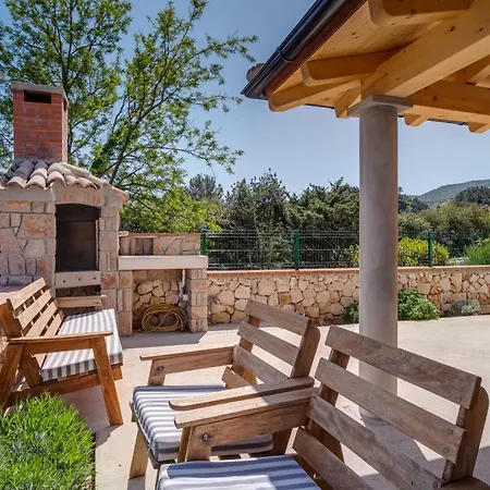 Mirna Apartman Nerezine