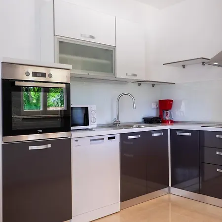 Апартаменты Mirna *