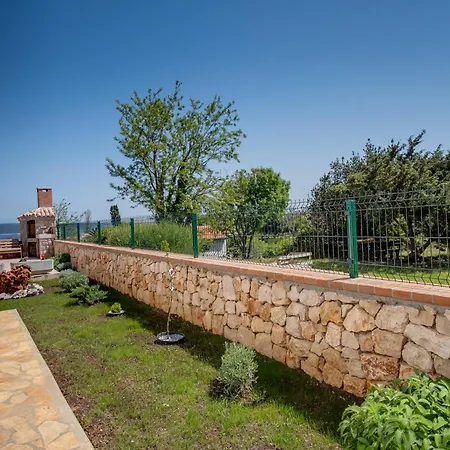 Mirna 公寓 内里吉恩