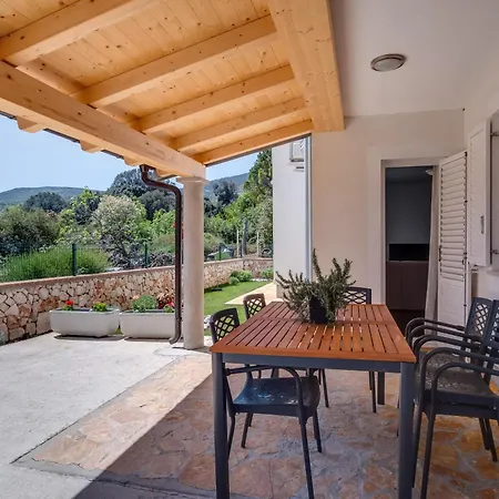 Mirna 公寓 内里吉恩